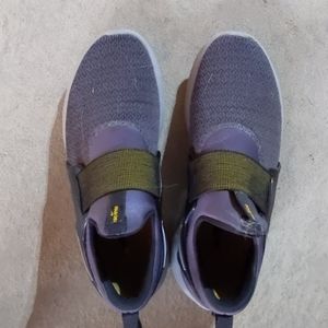 Slip on tennis shoes